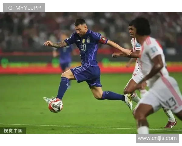 秘鲁与丹麦足球明星的传奇对决与精彩瞬间回顾