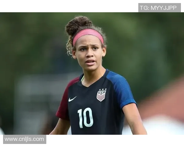 足球明星背后的女人各位太太的名字与故事揭秘